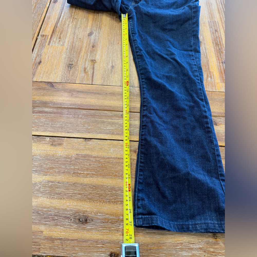 Levi’s San Francisco Women’s Dark Blue Slight Curve Classic Bootcut Jeans. 14 - Picture 3 of 6